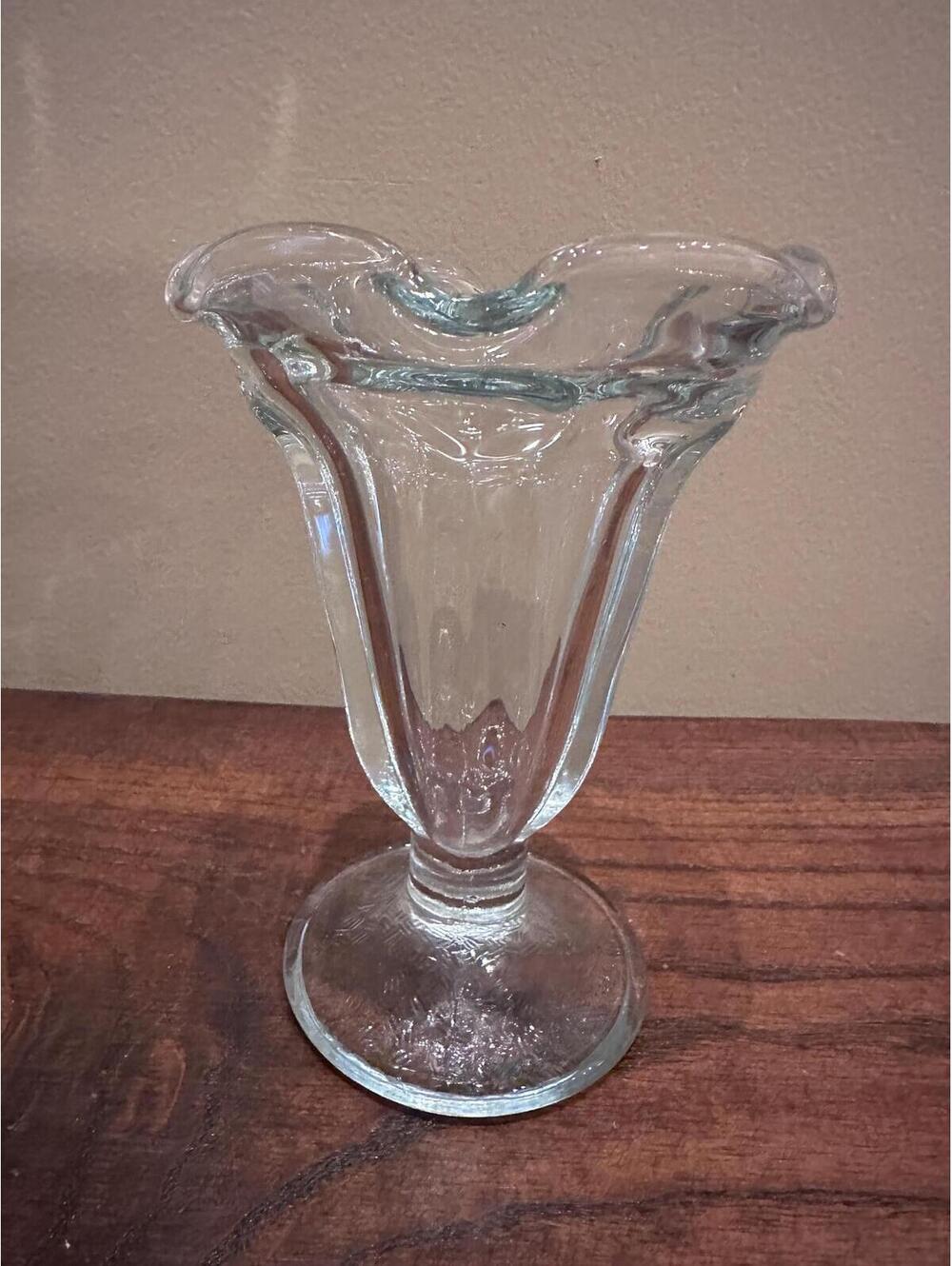 Vintage Libbey Tulip Ice Cream Sundae Glasses With Basketweave Base